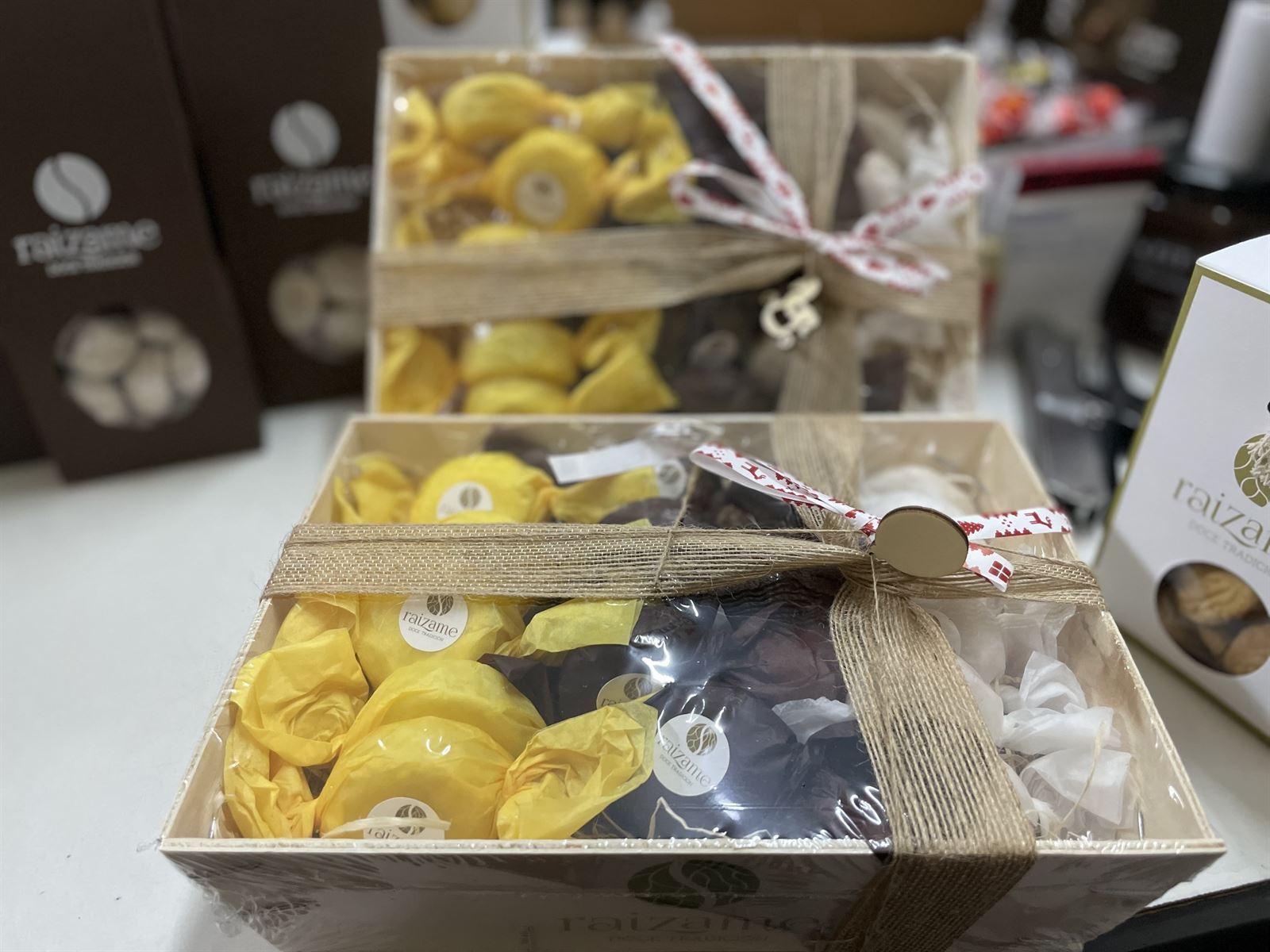 Cajas de Polvorones Raizame Tres Sabores: Limón, Chocolate y Almendra 350grs - Imagen 3